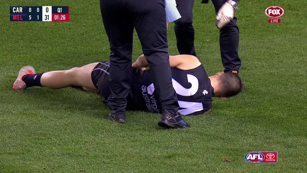 Blues defender suffers gruesome knee injury