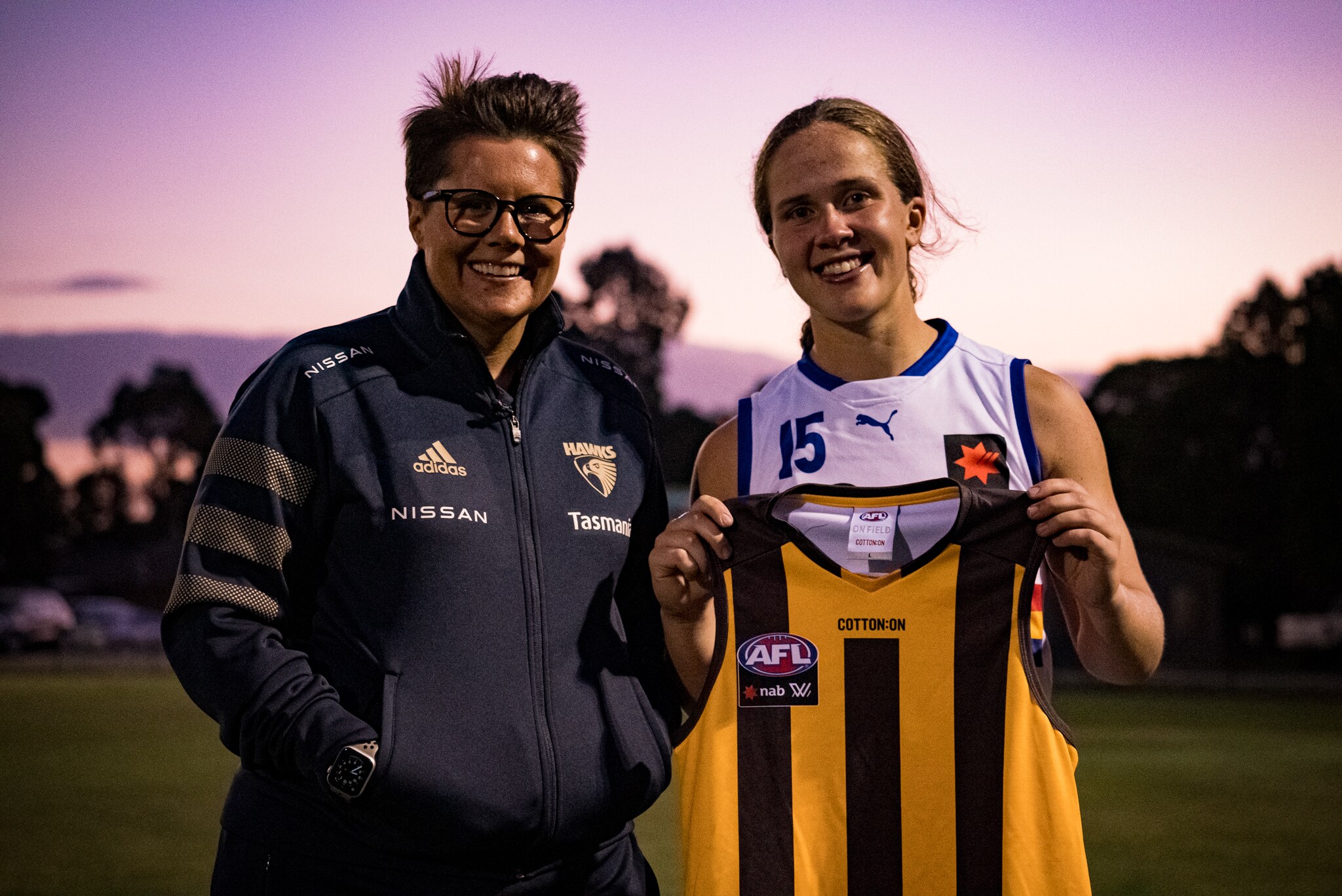 Eastern Ranges Hawks sign historic Deed: Eastern Ranges mid becomes club's first AFLW ...