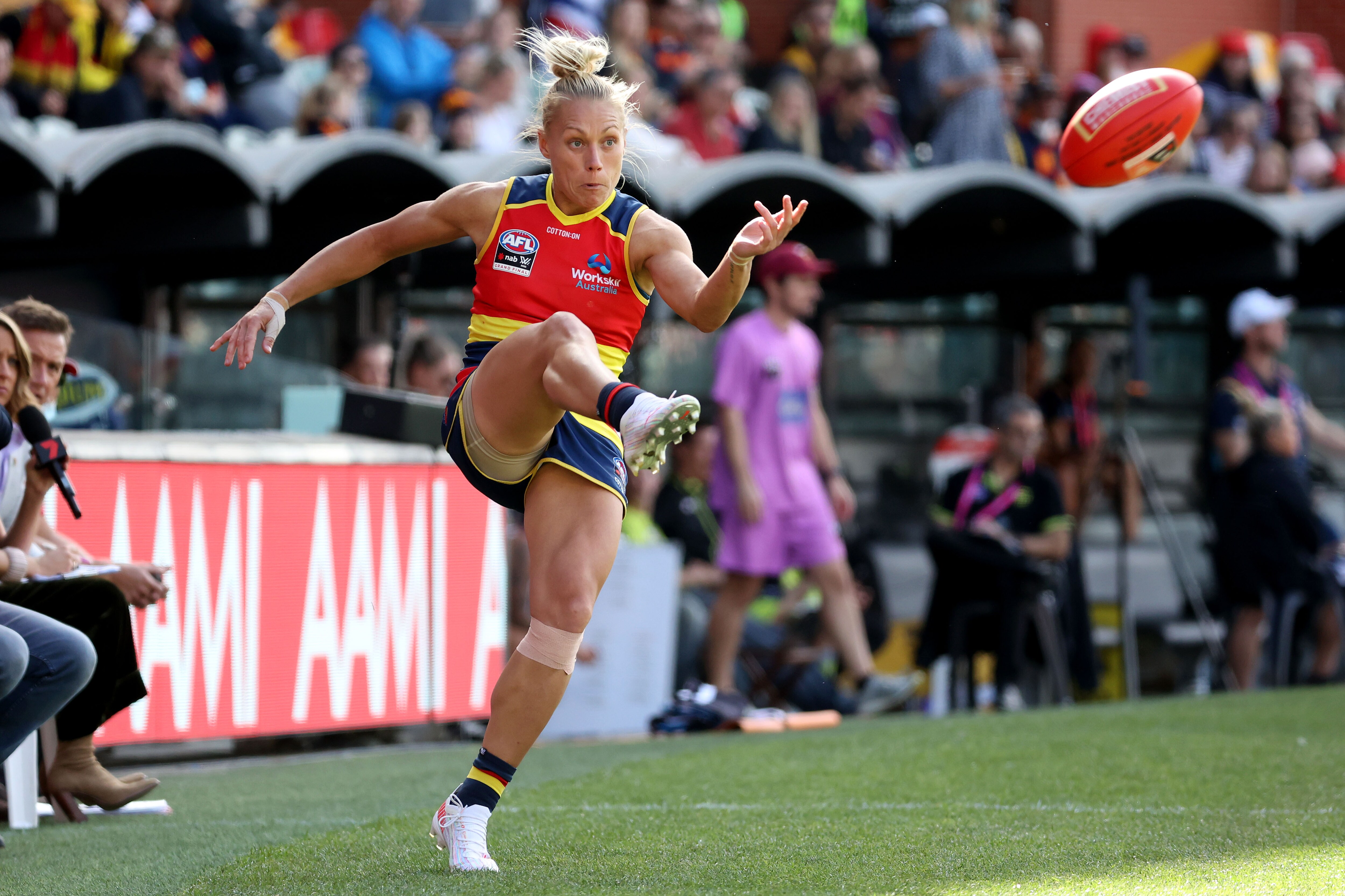 Dynamic Crows Superstar Makes Surprise Retirement Call Image for Desktop Dynamic Crows Superstar Makes Surprise Retirement Call Image for Desktop
