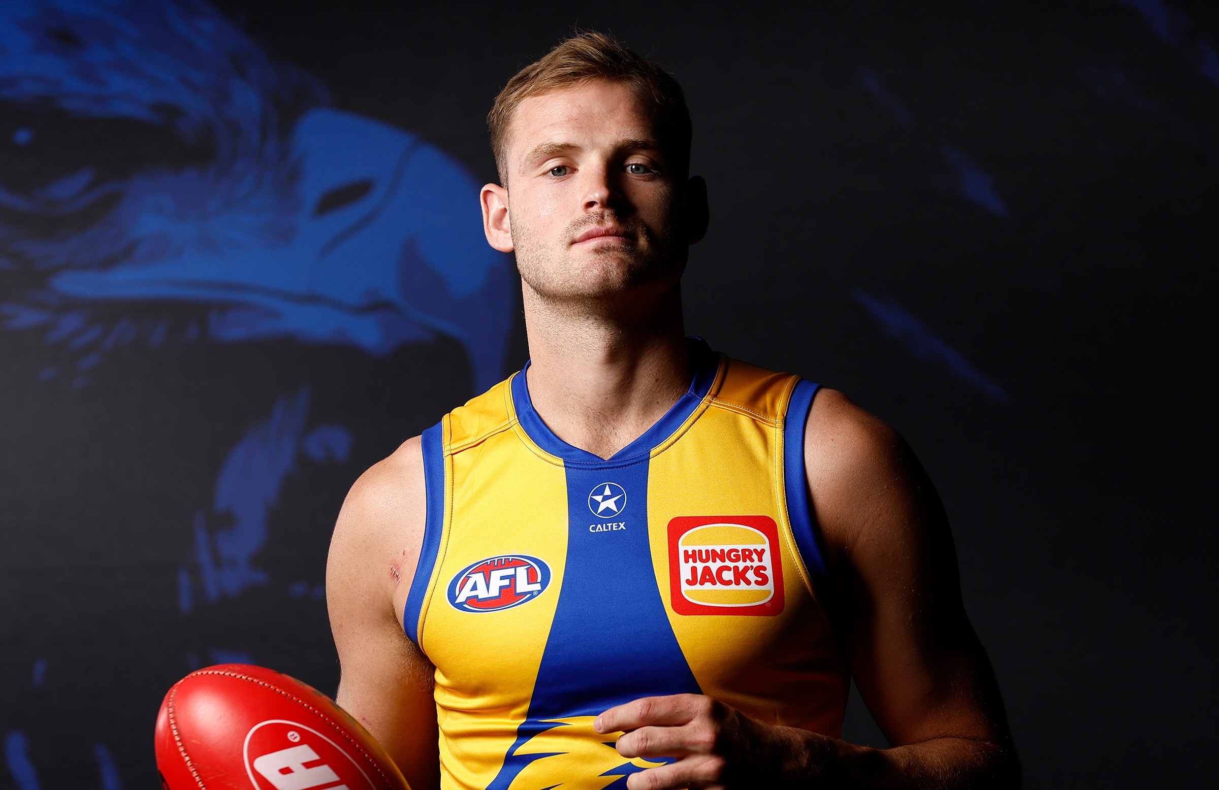 Eagles tall set for long absence after hamstring surgery