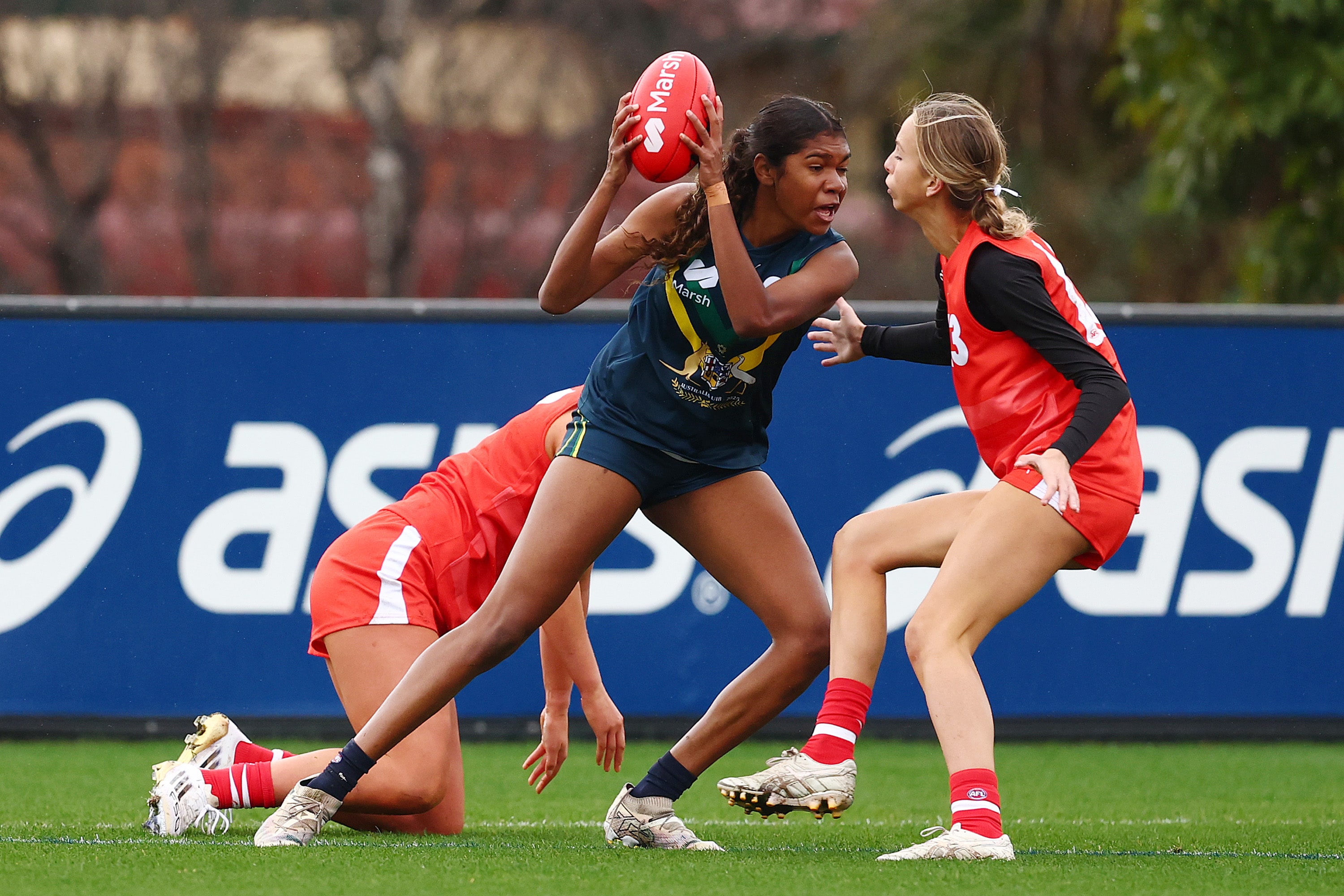 From Outback to AFLW: Alice Springs Star Danika McDonald's Literary Secret Weapon
