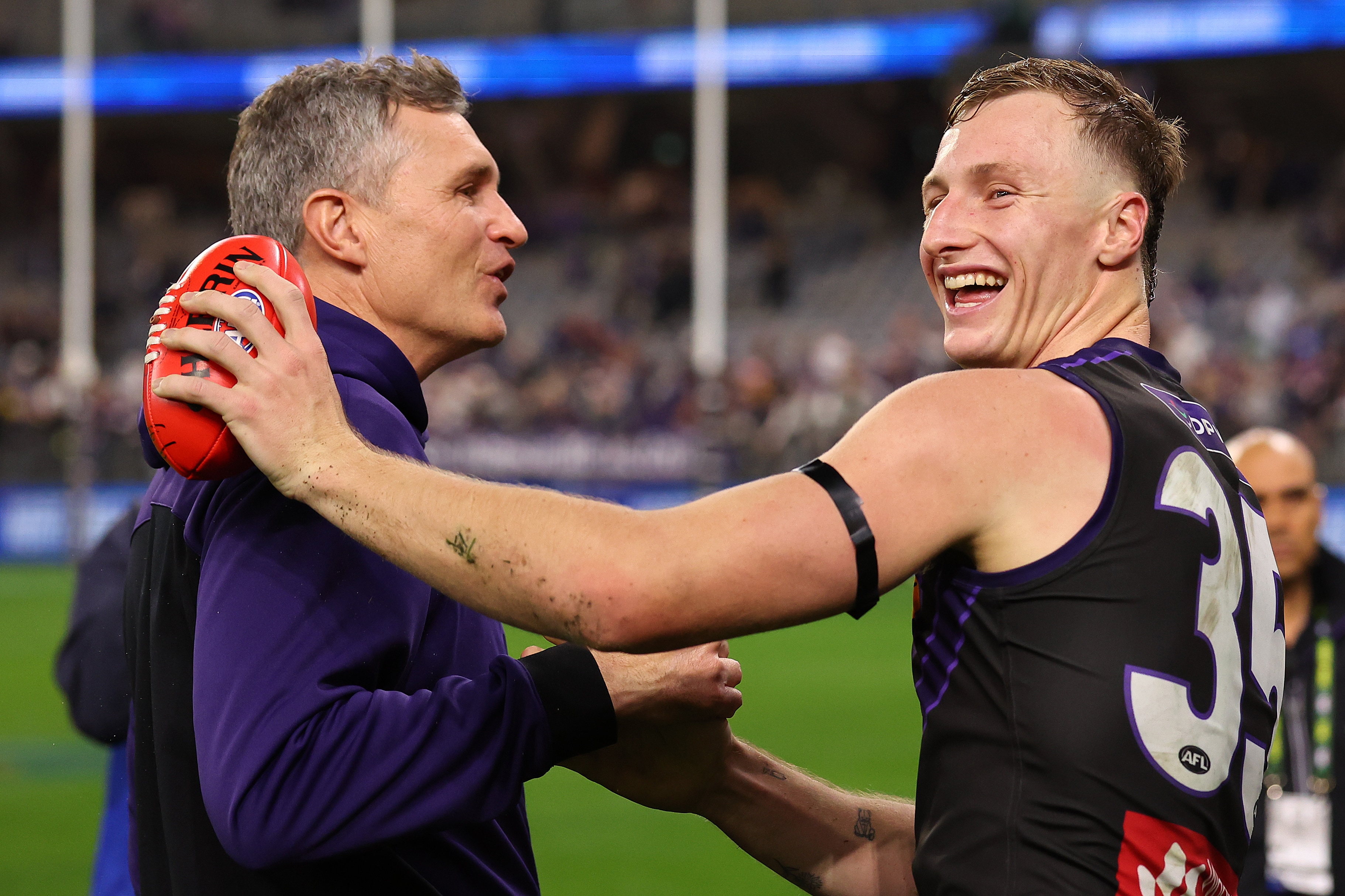 Longmuir hails mature Dockers, Roos 'on the right path'