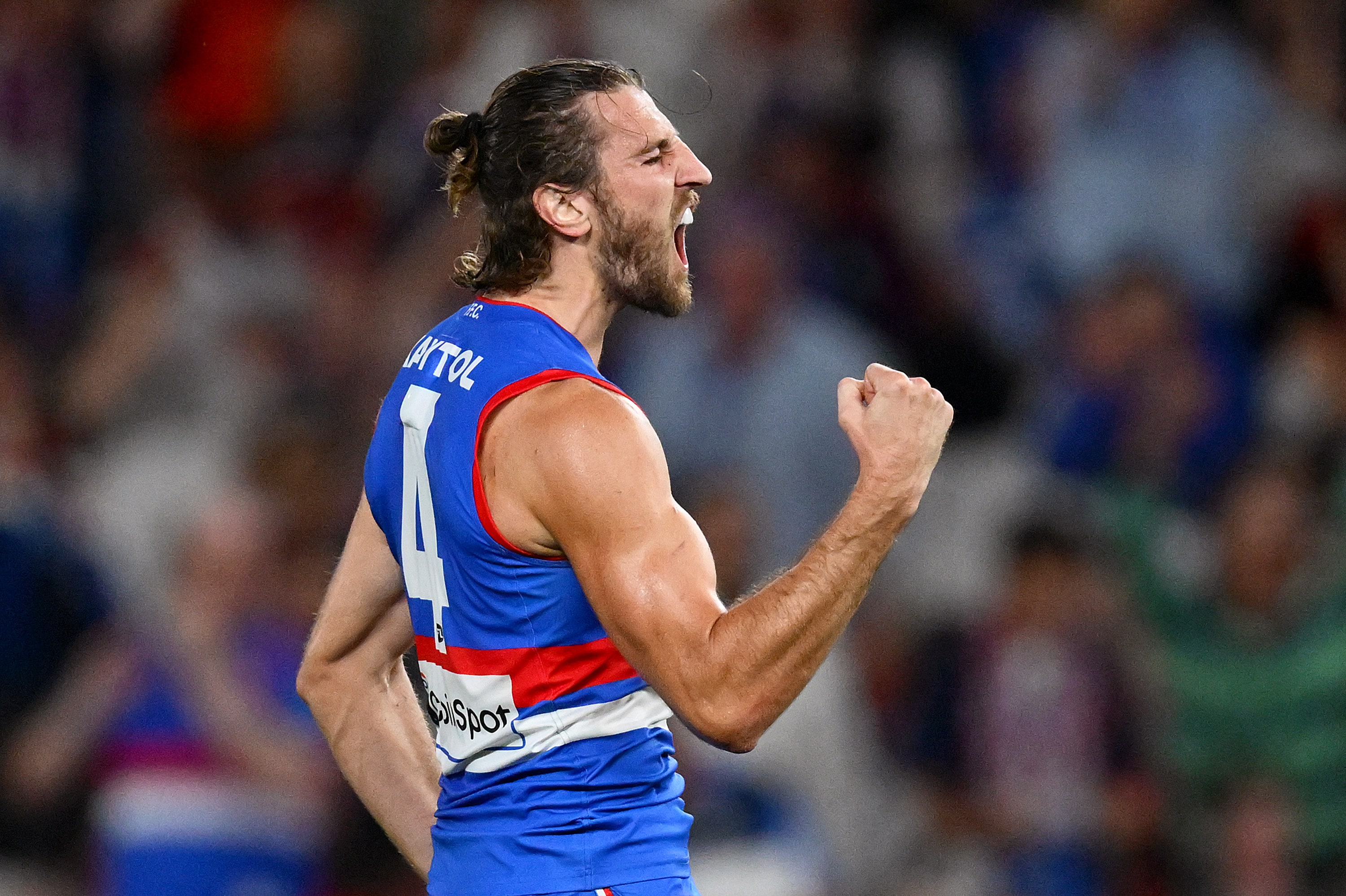 Bontempelli Commits to Bulldogs: Star Midfielder Signs Four-Year Deal!