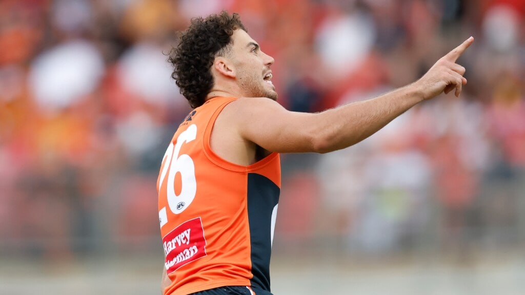 Riccardi kickstarts the party with sky-high snap