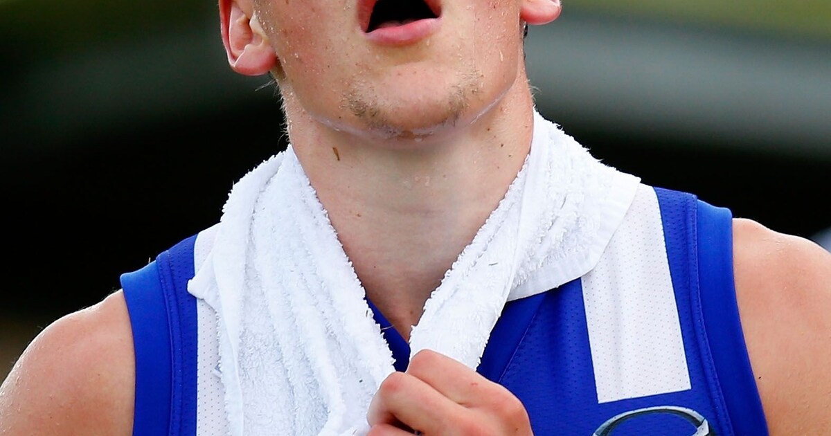 Currie's debut put on hold after surgery