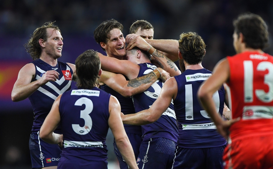 Fremantle Dockers Defy Buddy Franklin Led Sydney Swans In A Thriller