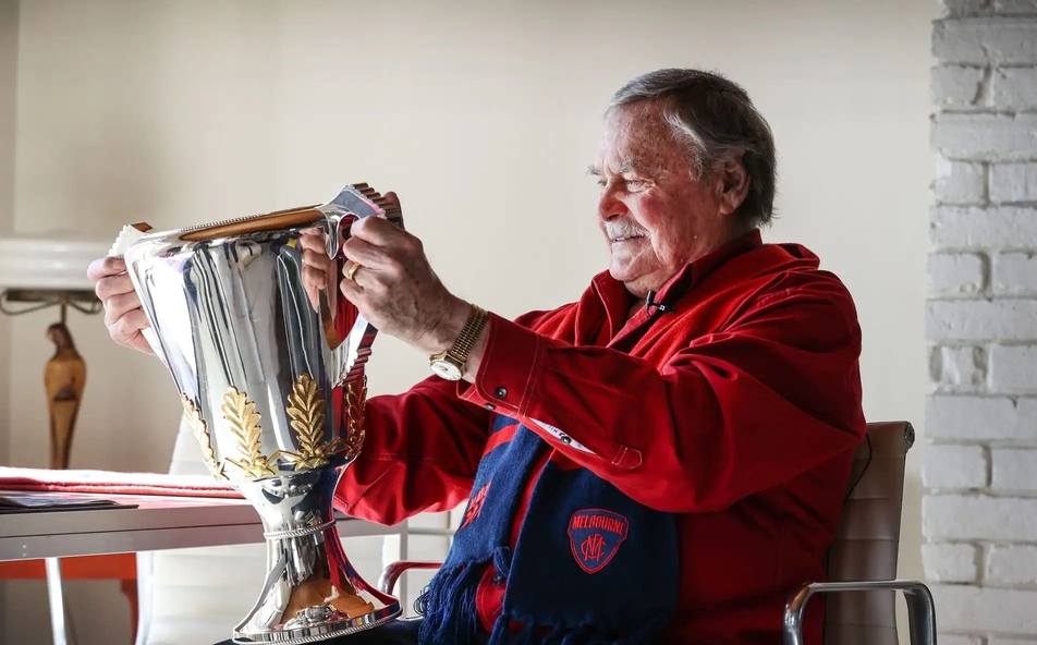 Ron Barassi heartache: Legend to miss Melbourne's premiership party due to  COVID