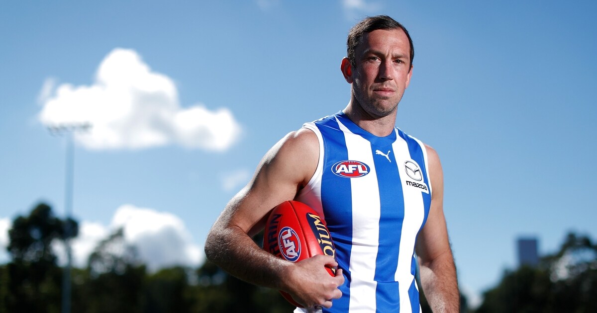 Roo for life: New deal puts 300 games in sight for veteran ruckman Todd ...