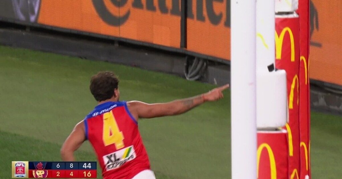 Pickett and Ah Chee finish first half in flurry