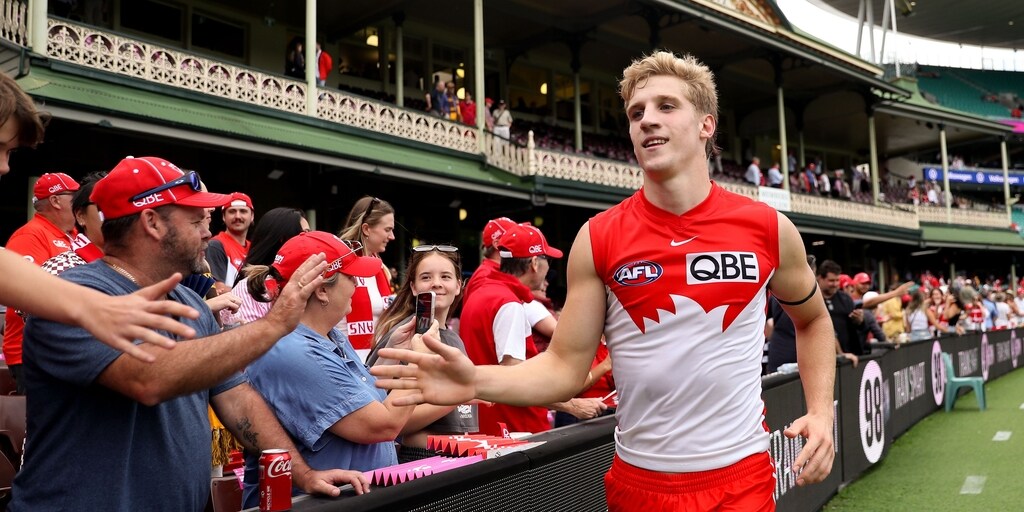 Heading south? Sydney Swans midfielder Dylan Stephens requests a trade - Vimarsana News