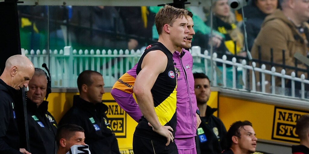 Damien Hardwick slams 'farcical' selection rule, staunchly defends Richmond Tigers' big forward Tom Lynch's bump - Vimarsana News