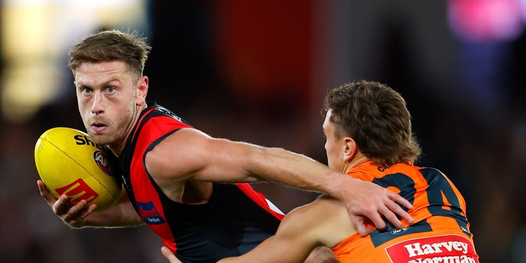 Trio of key Essendon Bombers Laverde Shiel Guelfi poised to return from injury - Vimarsana News