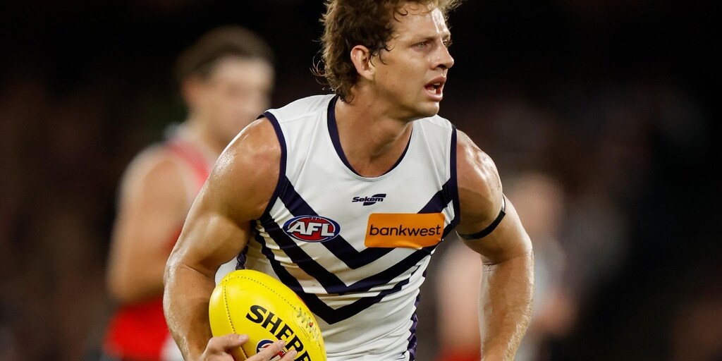 Fremantle Dockers star Nat Fyfe clears 'significant hurdle', injury cloud over ruckman Sean Darcy - Vimarsana News