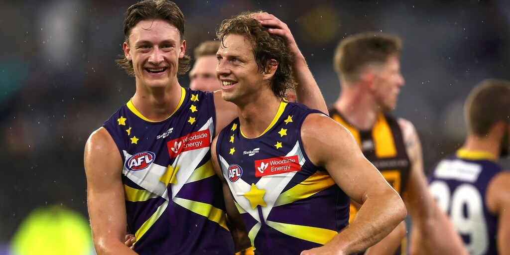 Fyfe returns, Dockers relieve pressure with Hawks thumping - Vimarsana News