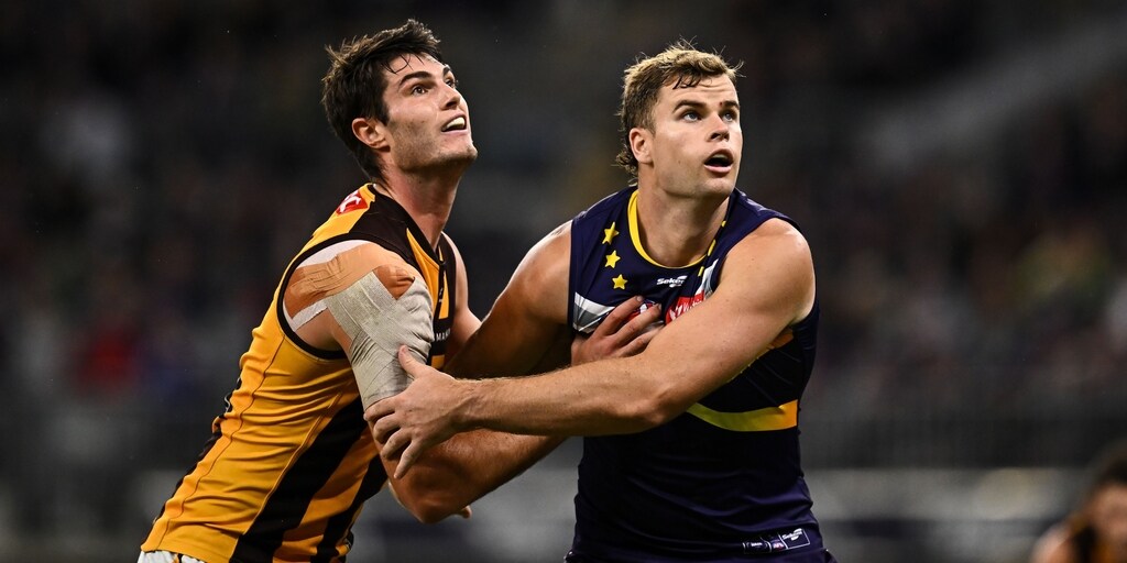 Big boost for Fremantle Dockers as gun ruckman Sean Darcy signs long-term deal - Vimarsana News