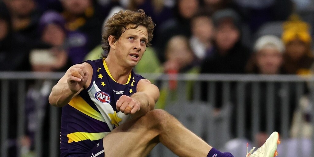 'There's multiple threats': Fremantle Dockers debate midfield double act Luke Jackson and Nat Fyfe - Vimarsana News