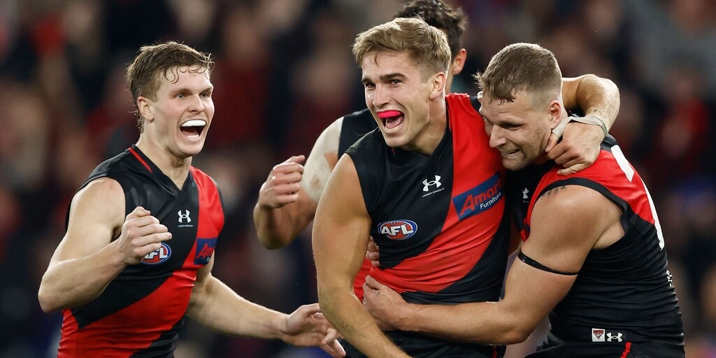 Bombers survive huge Roos scare to keep campaign on track - Vimarsana News