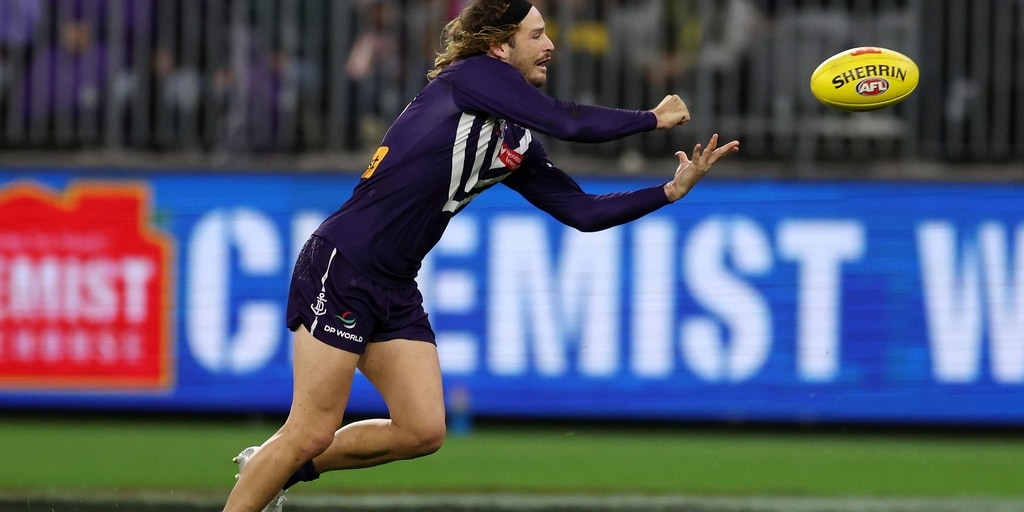 Wingman James Aish set to return as Fremantle Dockers prepare for huge midfield battle - Vimarsana News