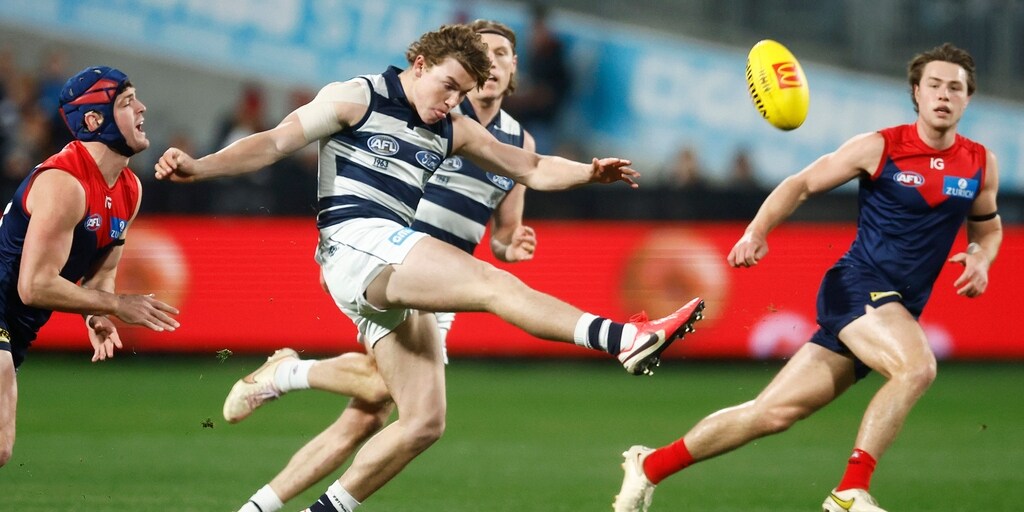 Can Geelong Cats bounce back against in-form Melbourne Demons? Follow LIVE from 7.20pm AEST - Vimarsana News