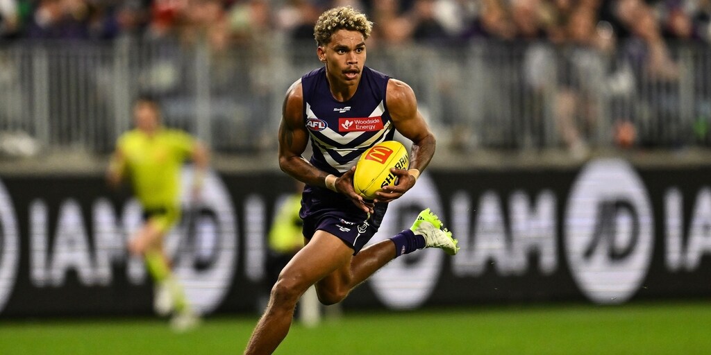 Fremantle Dockers 'optimistic' out-of-contract wingman Liam Henry will stay amid best form - Vimarsana News