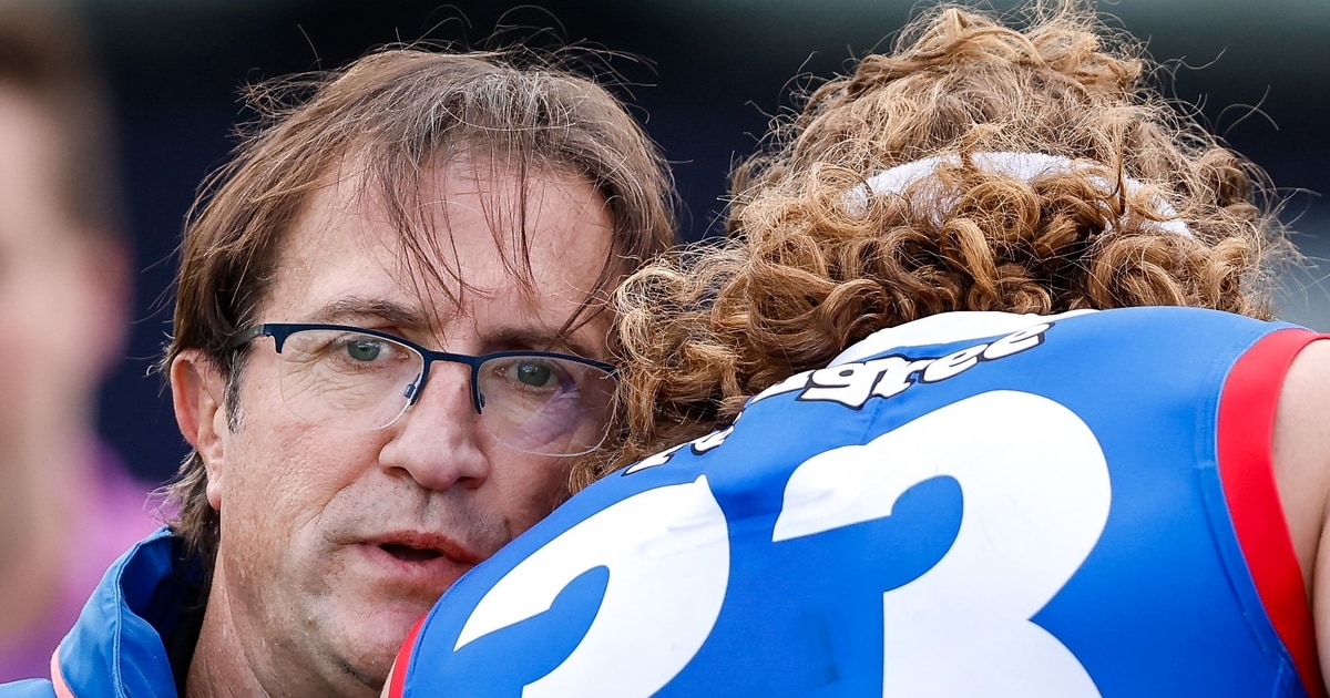 'No concerns': Coach Luke Beveridge insists chemistry strong for fumbly ...