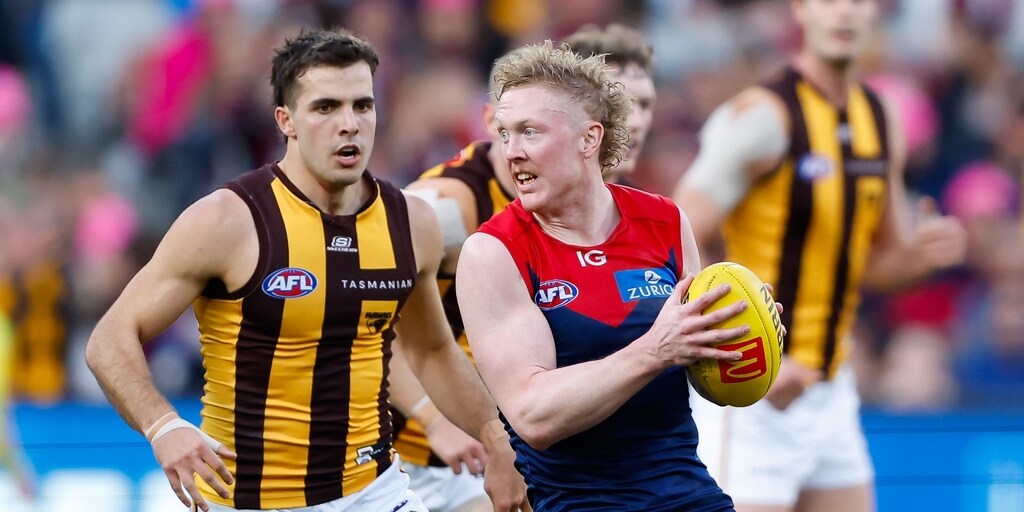 Rival clubs weigh up move for Melbourne Demons superstar Clayton Oliver - Vimarsana News