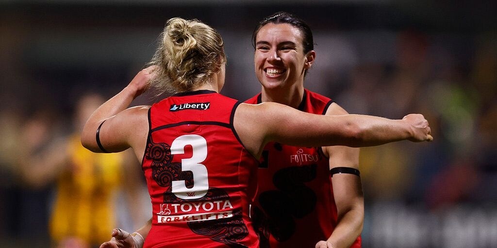 Bombers prove Toogood for plucky Hawks to get off the mark - Vimarsana News