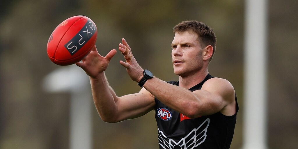 'Might not get done': Collingwood Magpies to play hardball over contracted mid's move to Sydney Swans - Vimarsana News