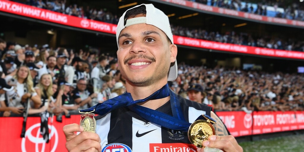 Bobby dazzler: Collingwood Magpies recruit Bobby Hill caps magical season with Norm Smith Medal - Vimarsana News