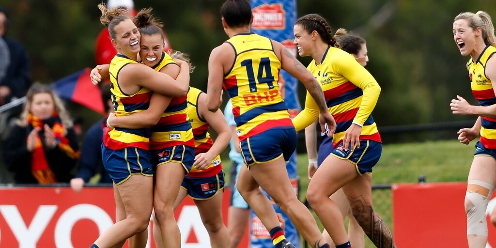 Undefeated Adelaide Crows end Melbourne Demons' winning streak in classic contest - Vimarsana News