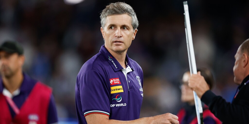 Fremantle Dockers coach Justin Longmuir calls on fans to stop abuse - Vimarsana News
