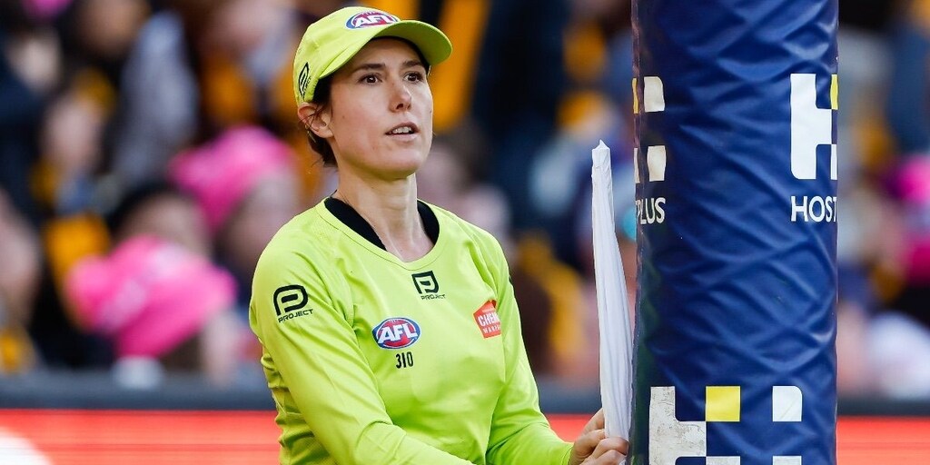 Goal umpire Chelsea Roffey on game 300, epic Grand Final and why she's a reluctant trailblazer - Vimarsana News