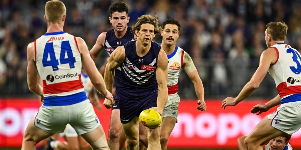 Handball-happy Fremantle Dockers far from defensive, says Justin Longmuir - Vimarsana News