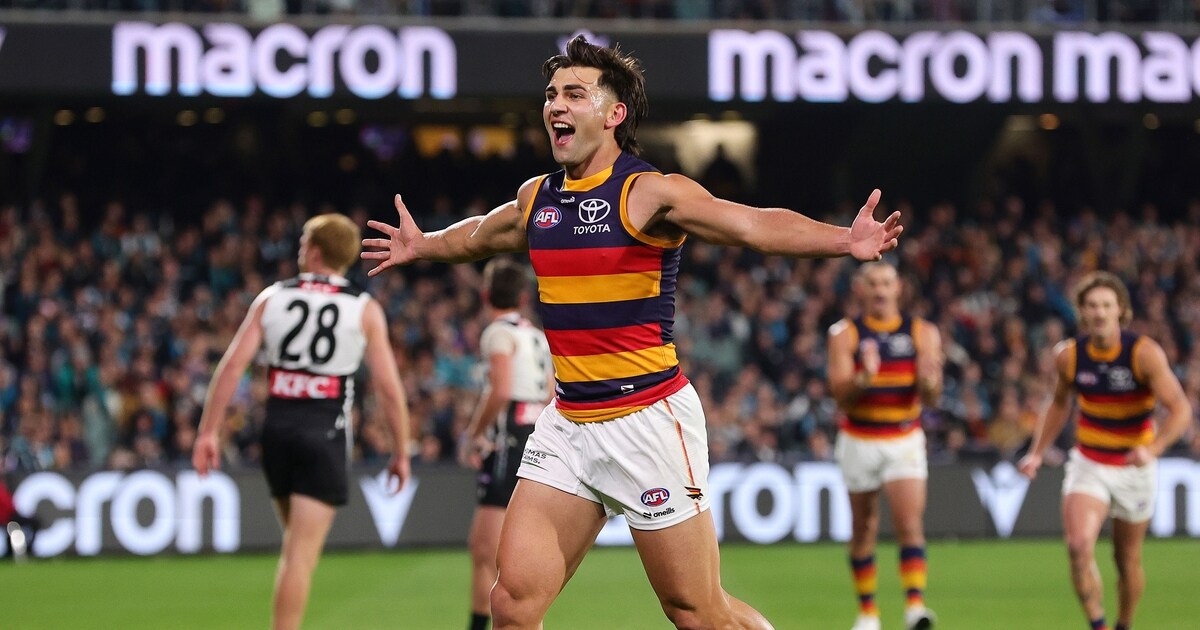 A Showdown as good as any: Adelaide Crows hold off Port Adelaide Power ...