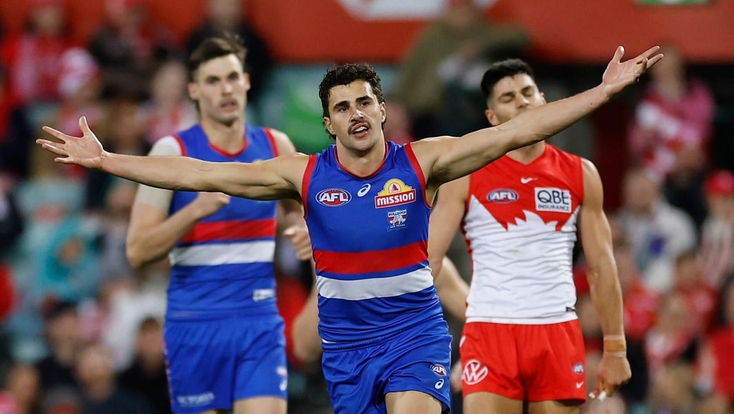 Bulldogs edge Swans in feisty clash to celebrate Bont's milestone game