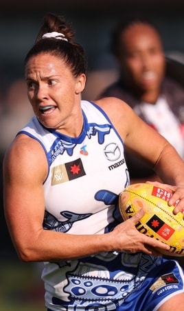 Emma Kearney in action during round four, 2025. Picture: AFL Photos/Getty Images