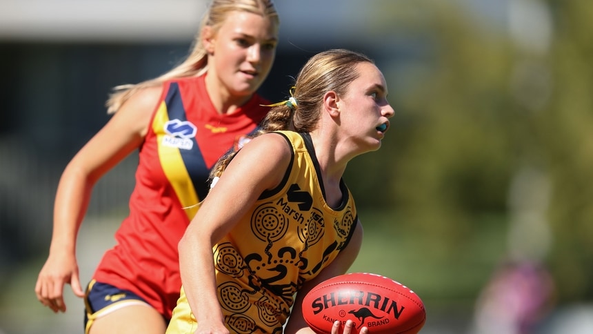 Indi Slocombe during the Marsh AFL National Development Championships - U16 Girls match between Western Australia and South Australia, April 6, 2025. Picture: AFL Photos