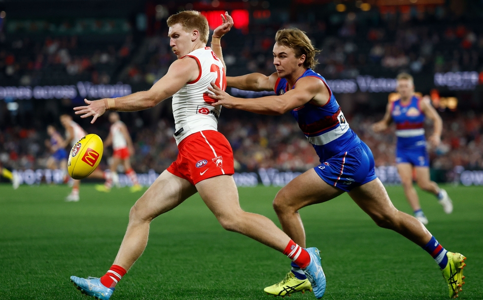 Dogs make big Bont call ahead of clash with red-hot Swans. LIVE from 7.30pm  AEST