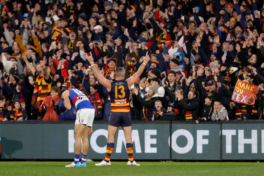 Taylor Walker concludes final Adelaide Oval match against Western Bulldogs
