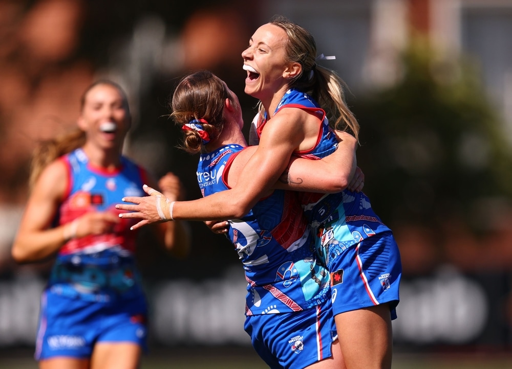 Brilliant Bulldogs hand Swans first loss of the season