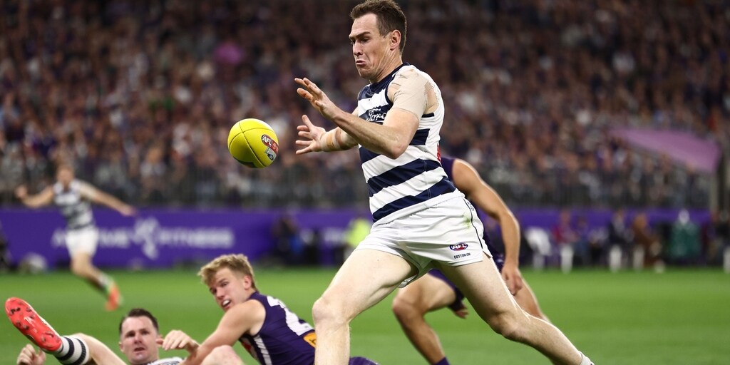'Short of a run': Scott reveals extent of star duo's injury battles