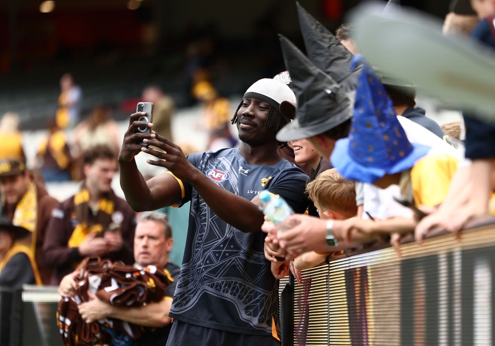 LIVE: Hawks host Lions for a place in Grand Final