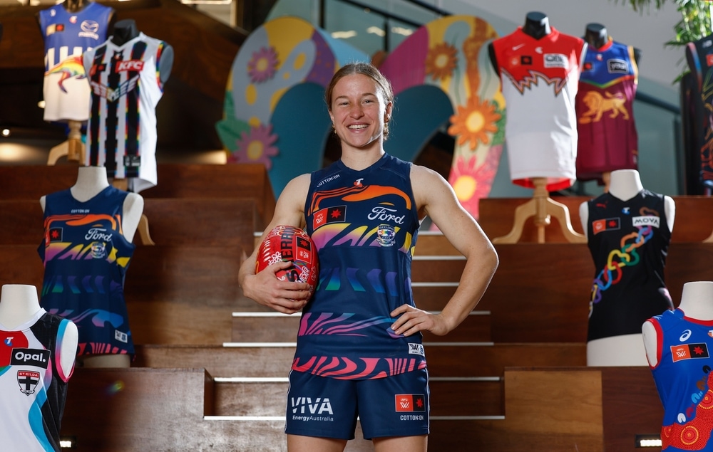 At the bottom of packs, at the heart of Pride: Star Cat thriving in 2026