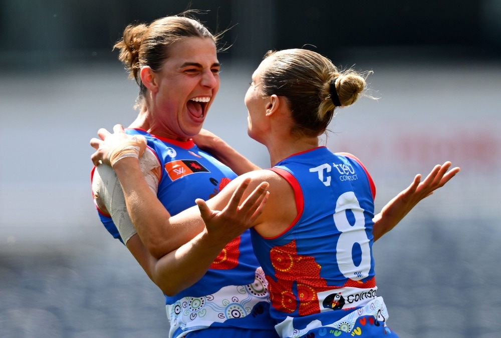 Rampaging Bulldogs bare their teeth in statement win over Blues